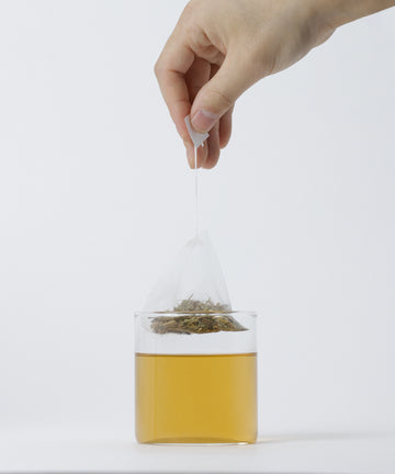 Pine / Roasted tea + pine needles, lemongrass tea bag
